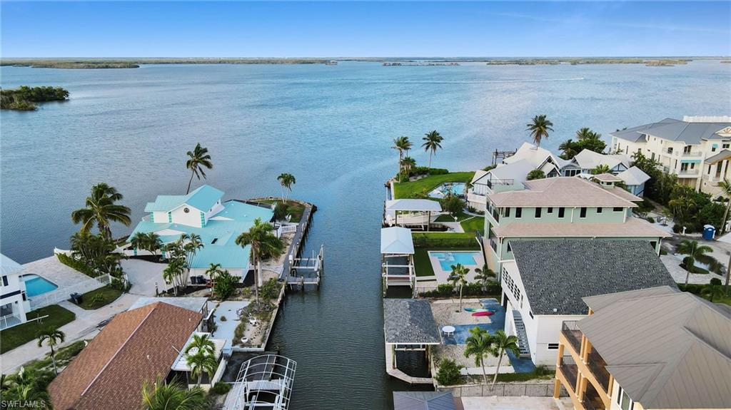 ISLANDS END - Residential