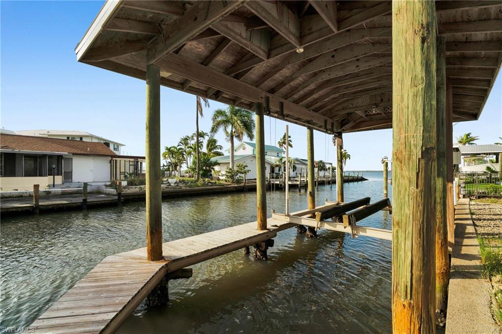 ISLANDS END - Residential