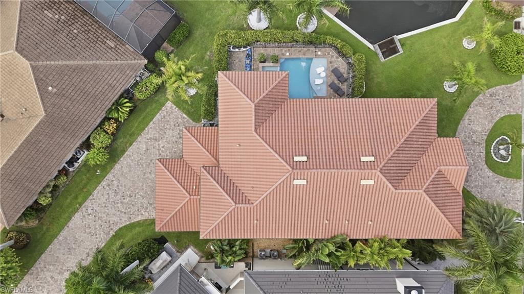 WATER'S EDGE - Residential