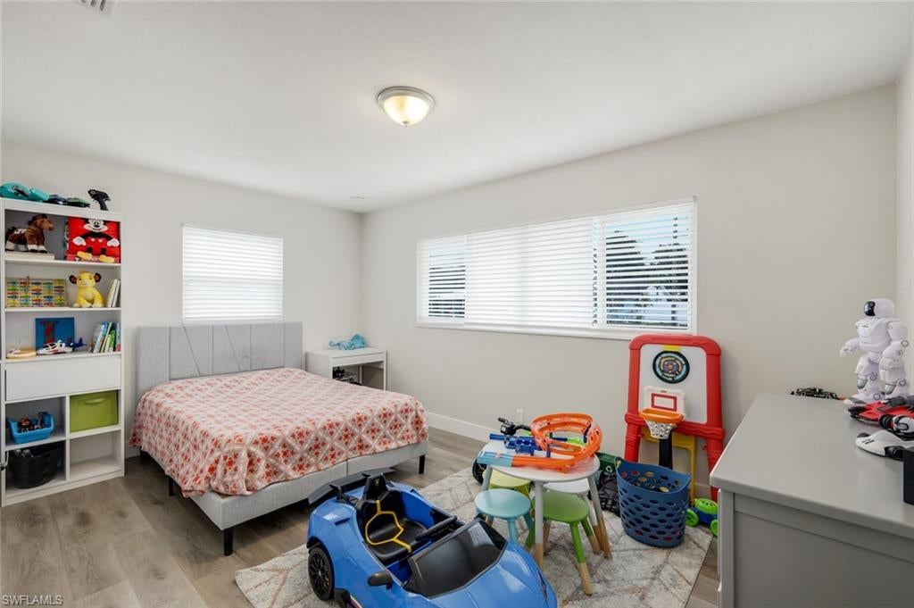 TROPIC ISLES - Residential