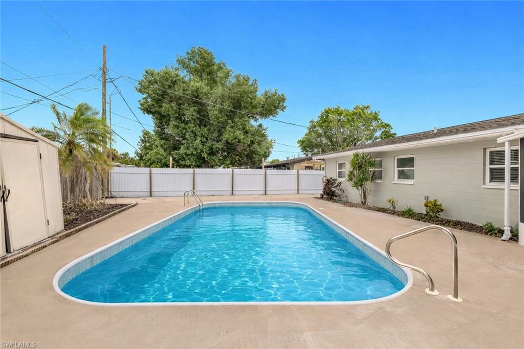 TROPIC ISLES - Residential