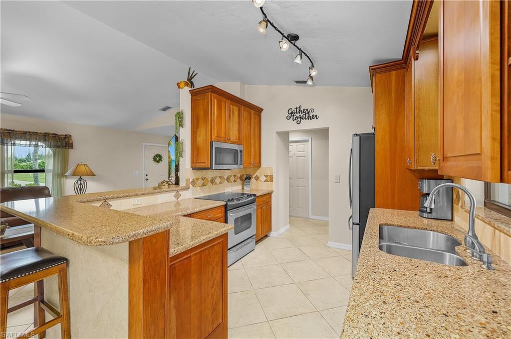 CHARLOTTE SHORES - Residential
