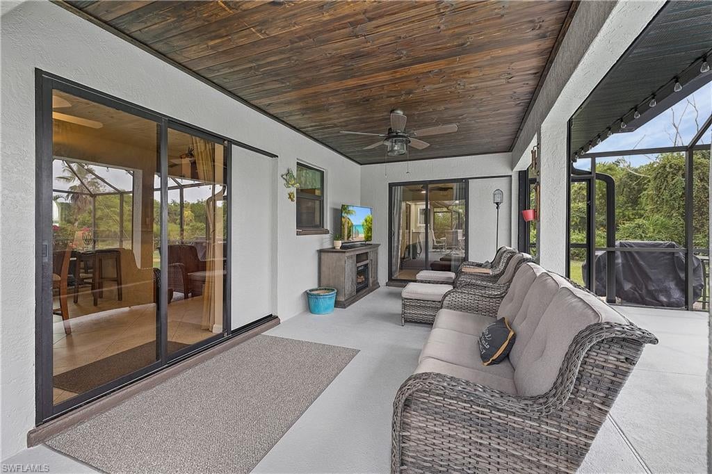 CHARLOTTE SHORES - Residential