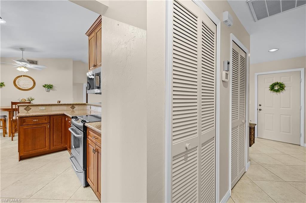 CHARLOTTE SHORES - Residential