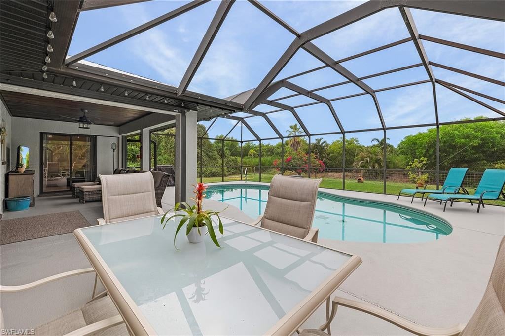 CHARLOTTE SHORES - Residential