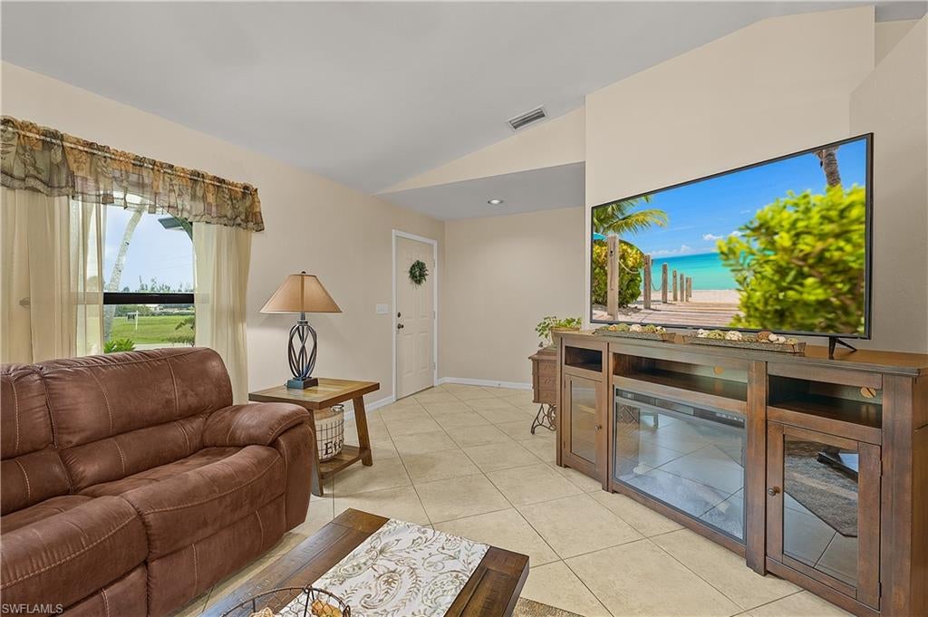 CHARLOTTE SHORES - Residential