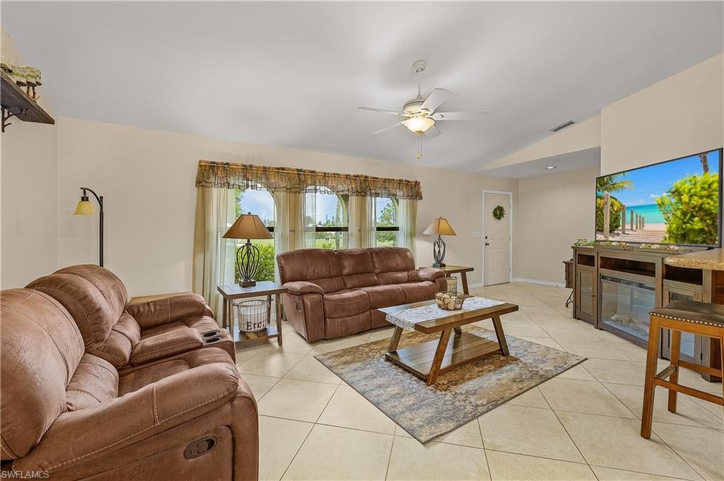 CHARLOTTE SHORES - Residential