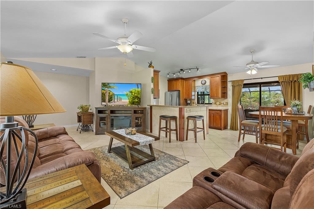 CHARLOTTE SHORES - Residential