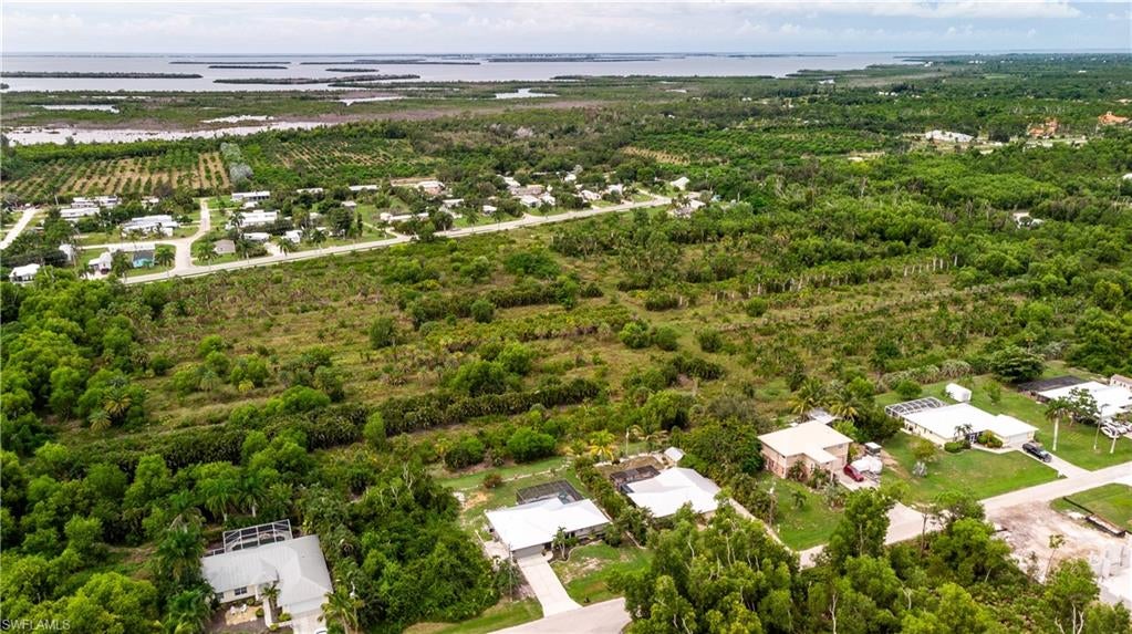 CHARLOTTE SHORES - Residential
