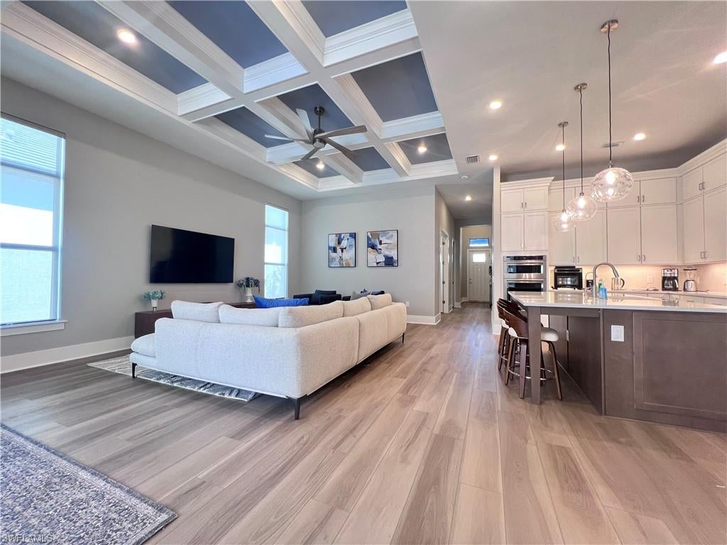 CAYMAS - Residential Lease