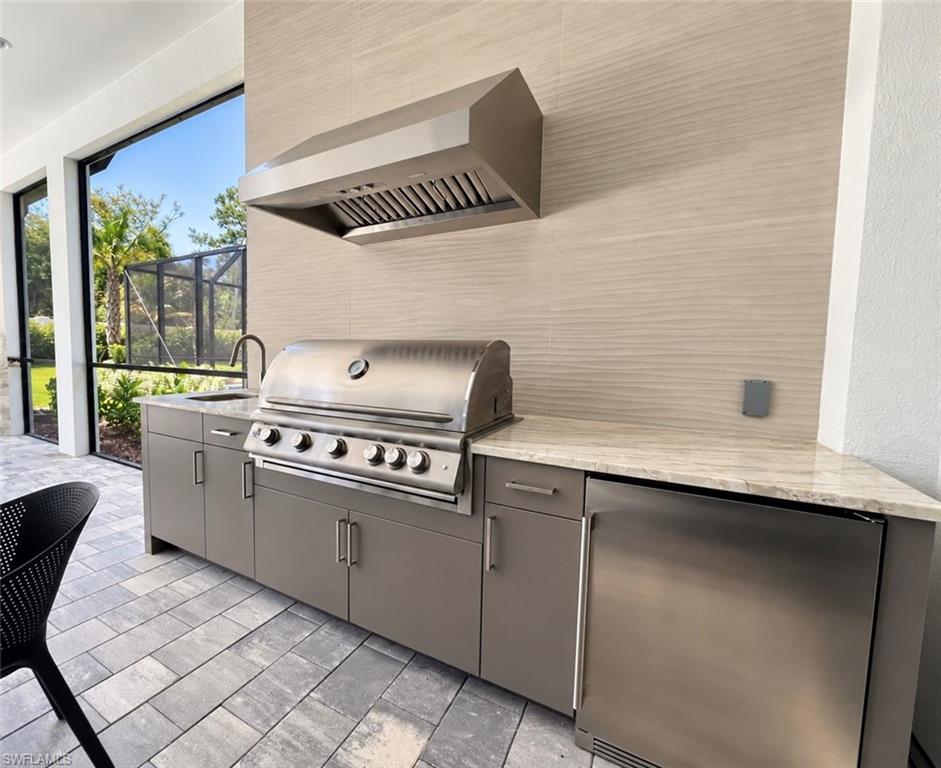 CAYMAS - Residential Lease