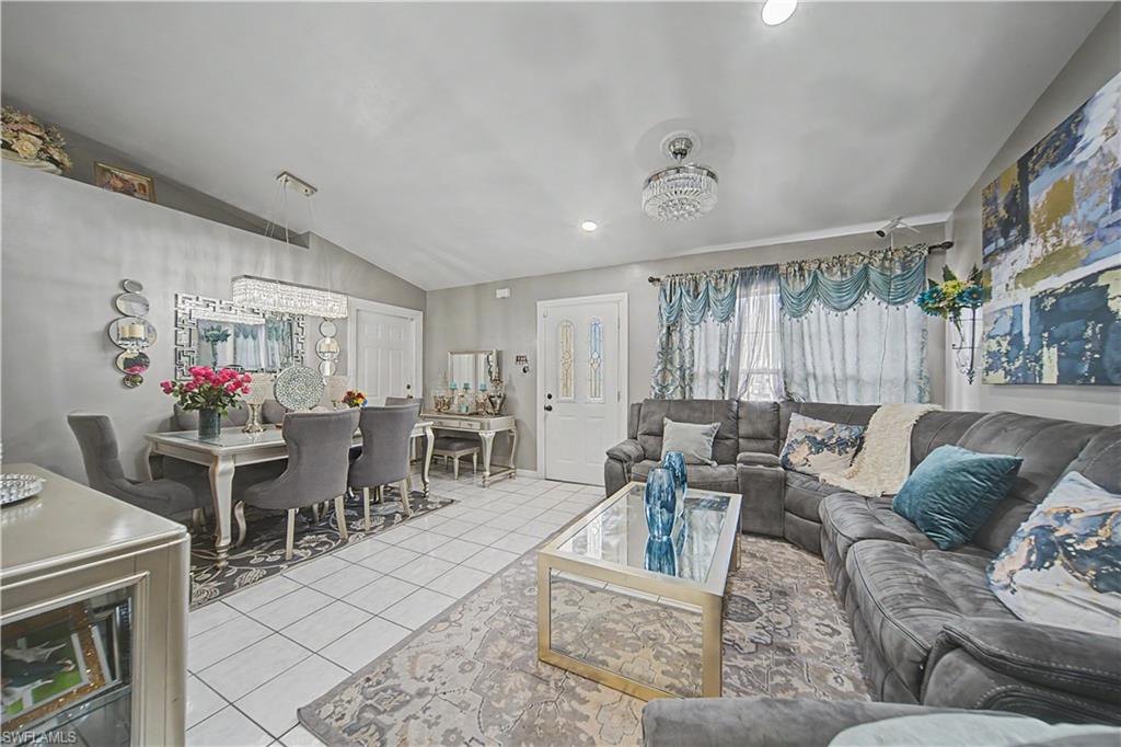 NAPLES MANOR - Residential