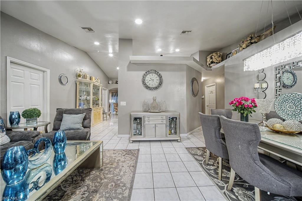 NAPLES MANOR - Residential