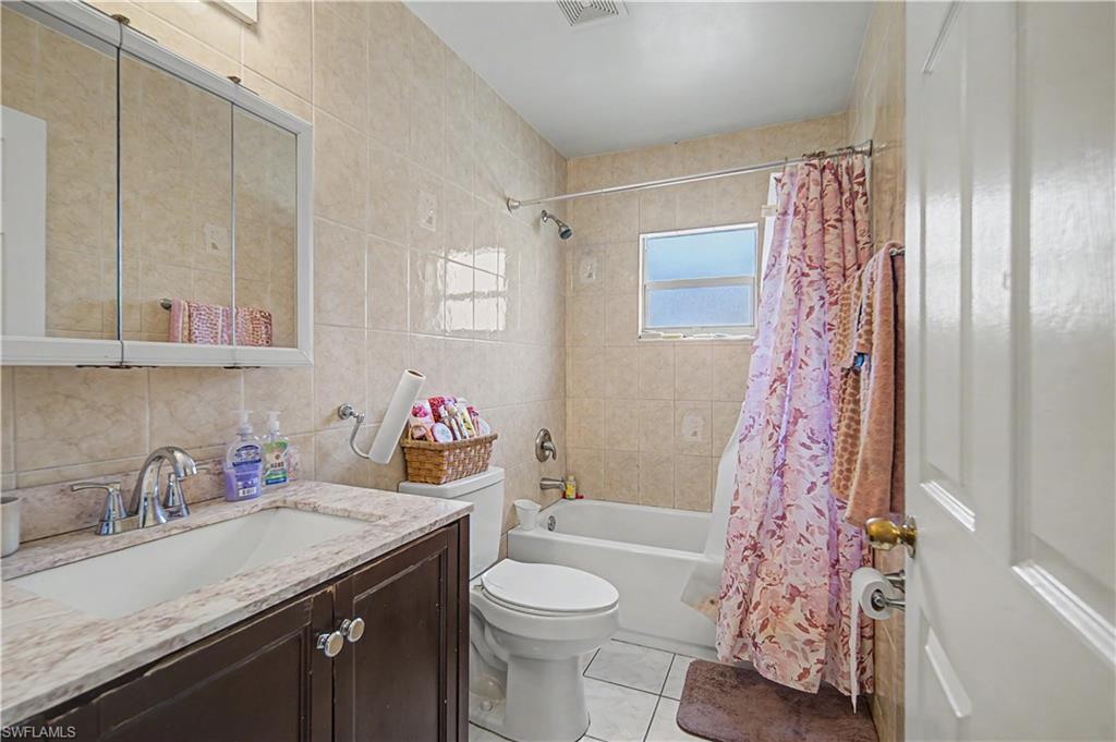 NAPLES MANOR - Residential