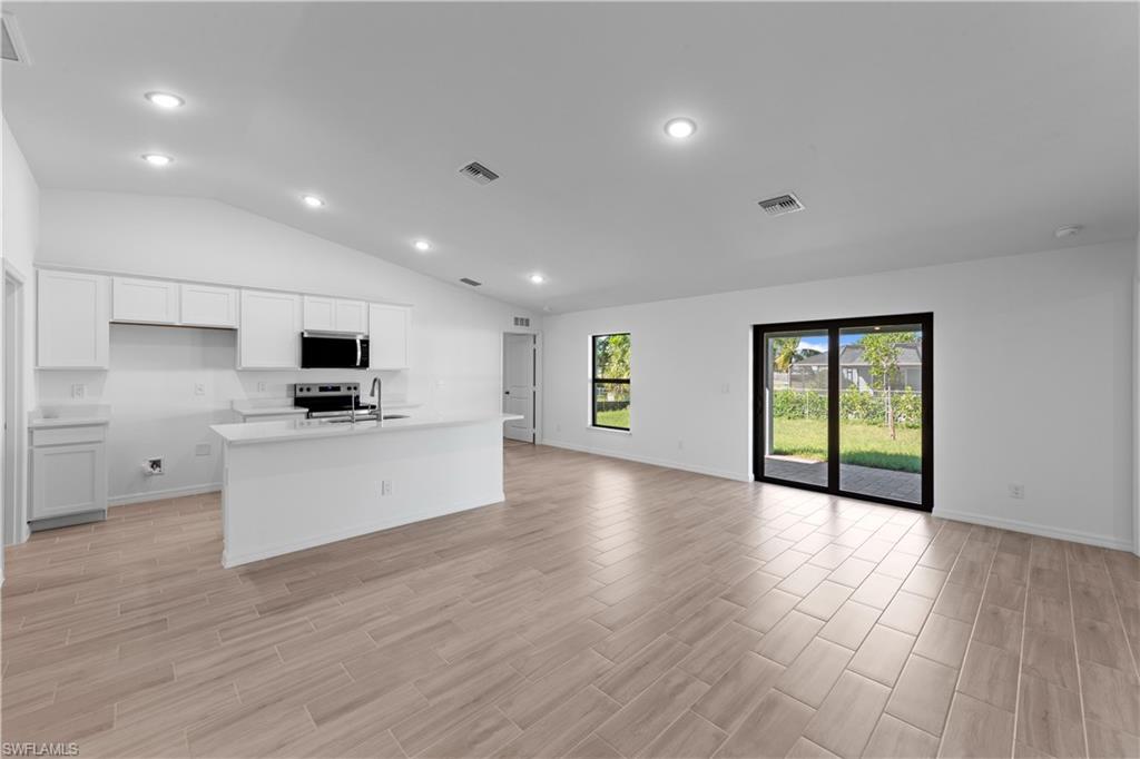 CAPE CORAL - Residential