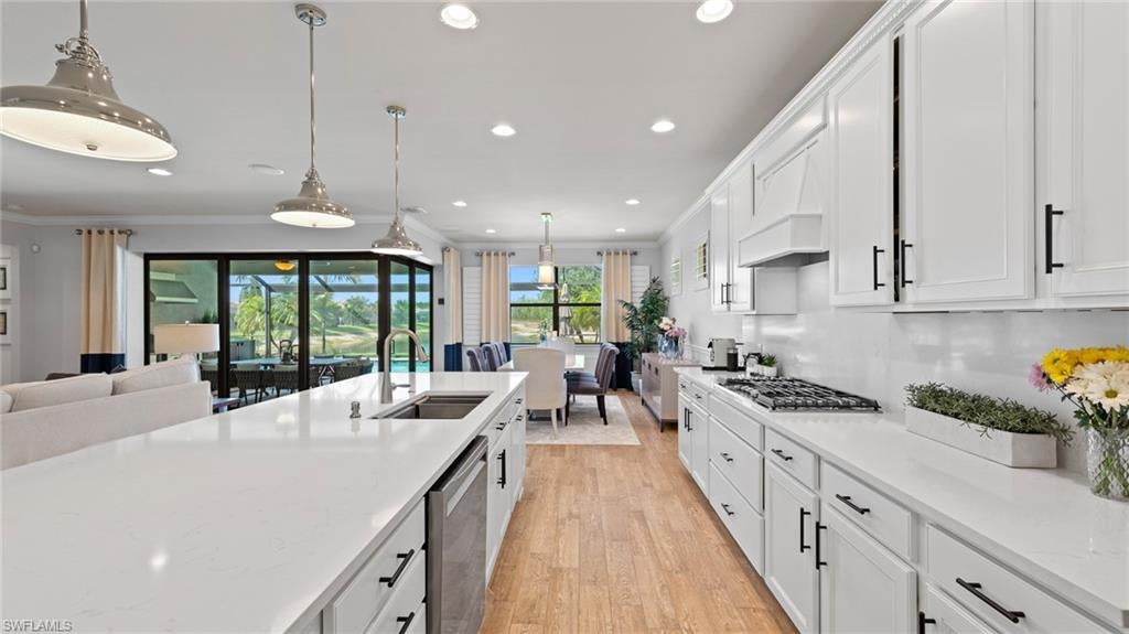 WINDING CYPRESS - Residential