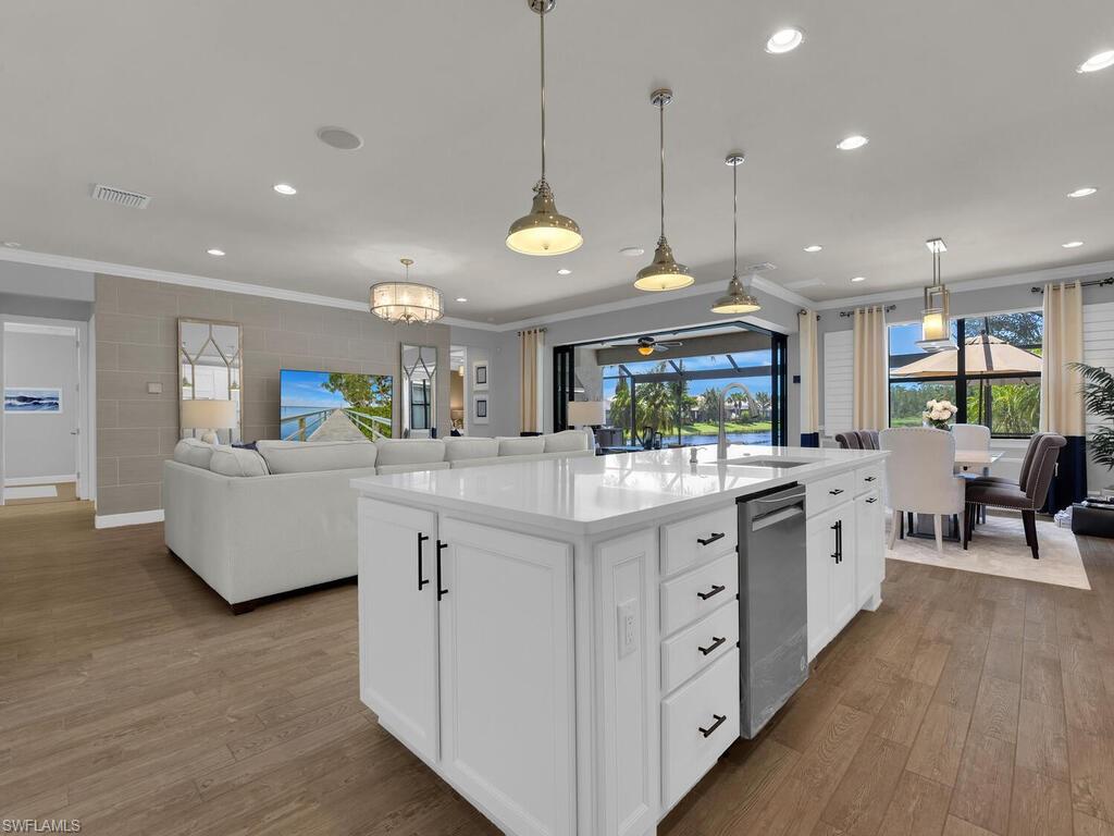 WINDING CYPRESS - Residential