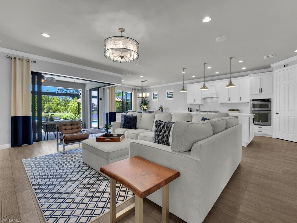 WINDING CYPRESS - Residential