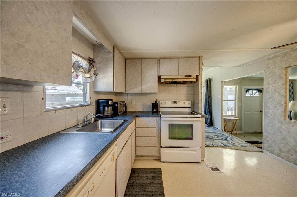 MOBILE MANOR - Residential