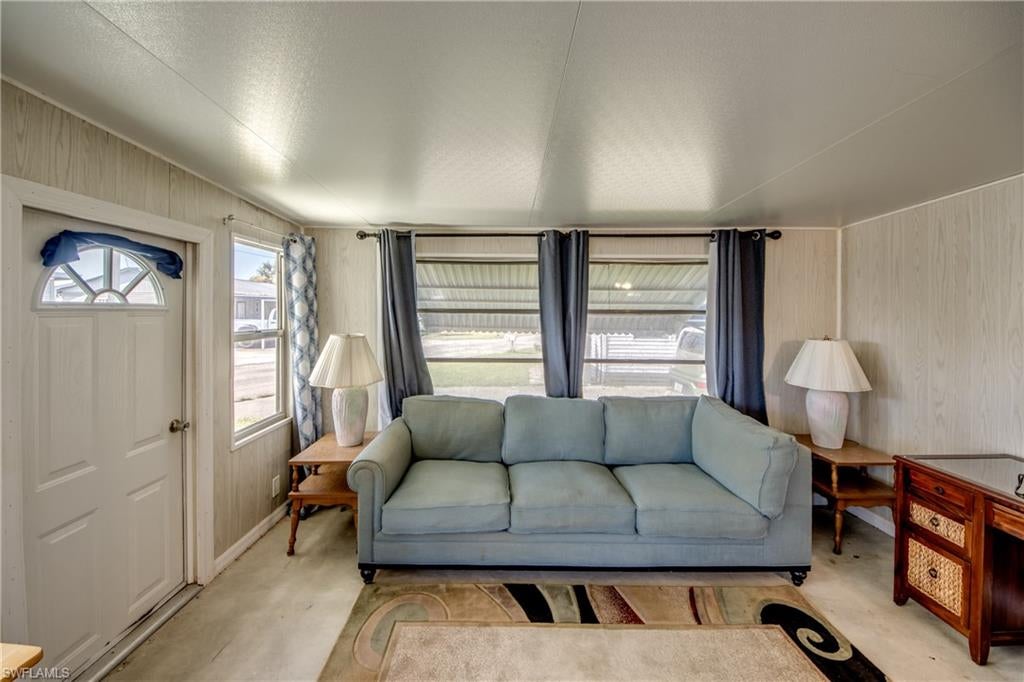 MOBILE MANOR - Residential