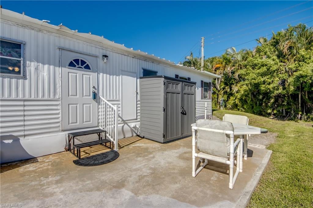 MOBILE MANOR - Residential