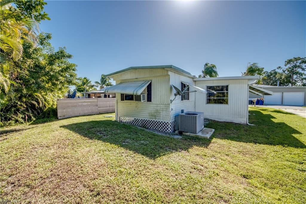 MOBILE MANOR - Residential