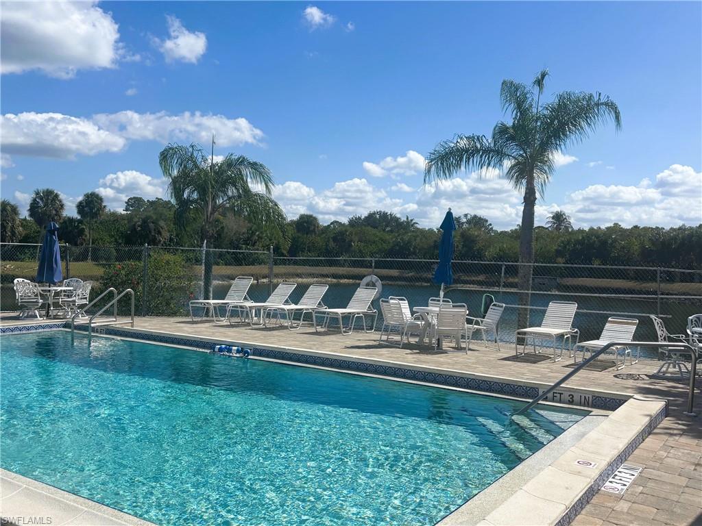 FOXMOOR VILLAGE CONDO - Residential