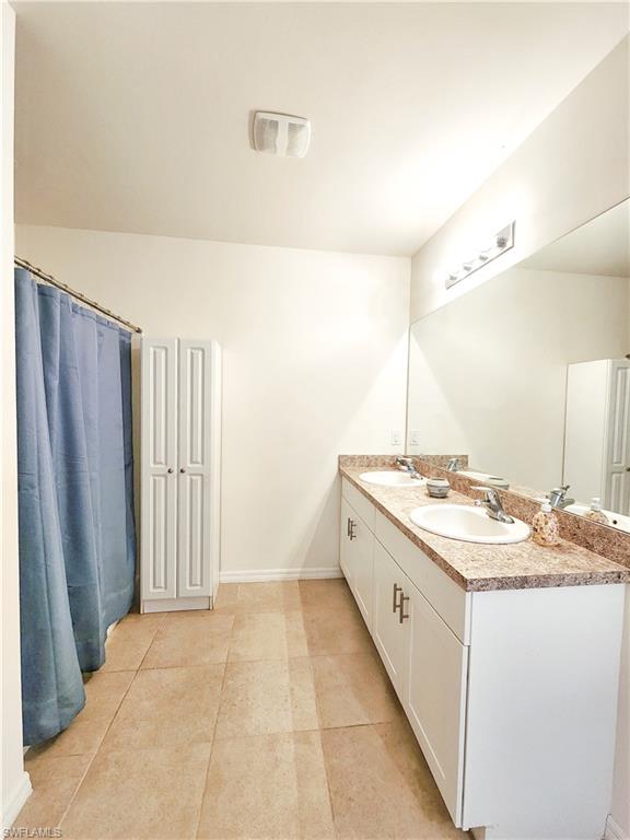 TOWN LAKES - Residential