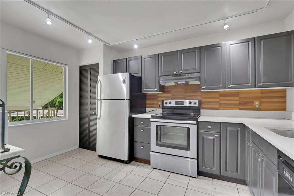 WOODMERE LAKE CLUB - Residential