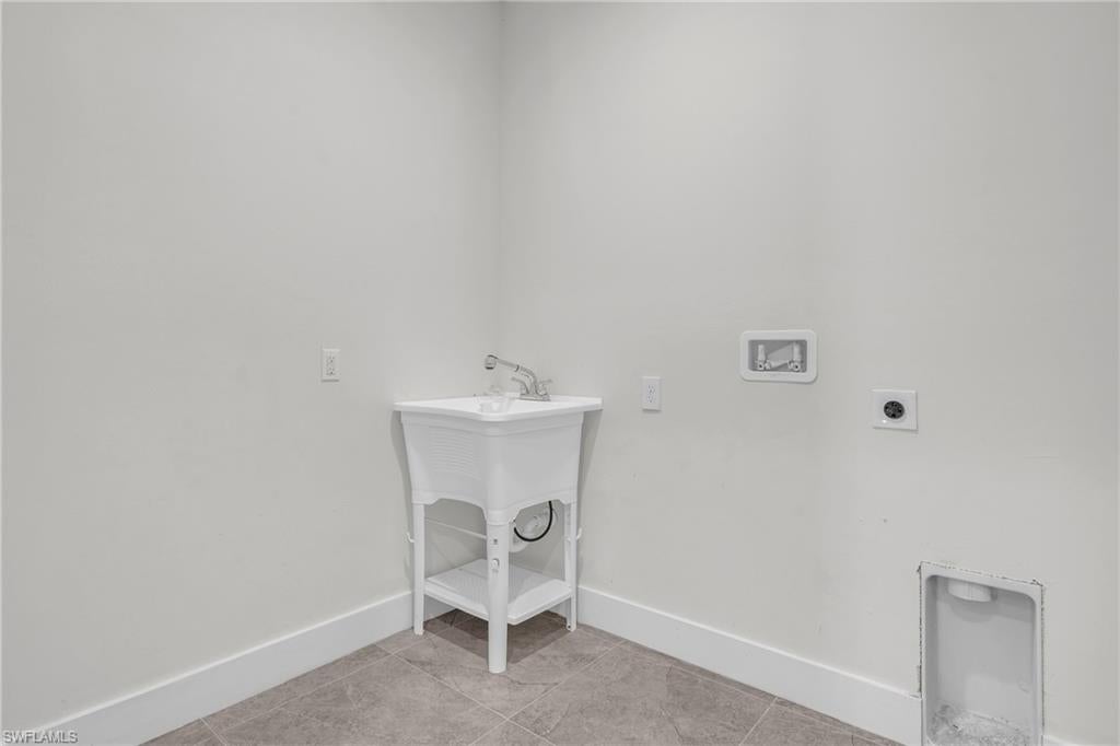 CAPE CORAL - Residential Lease