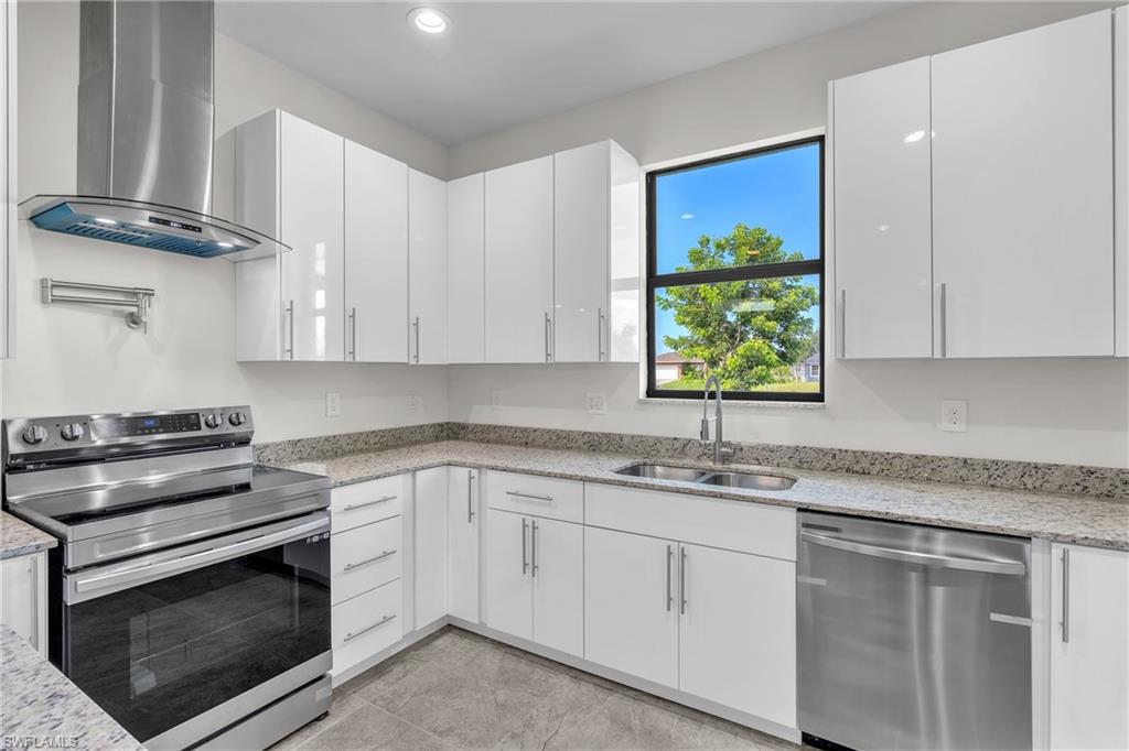 CAPE CORAL - Residential Lease