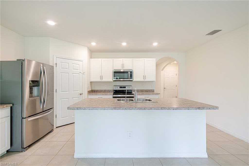 RIVER OAKS - Residential