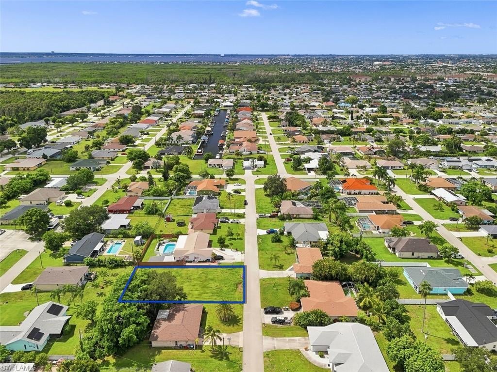 CAPE CORAL - Land