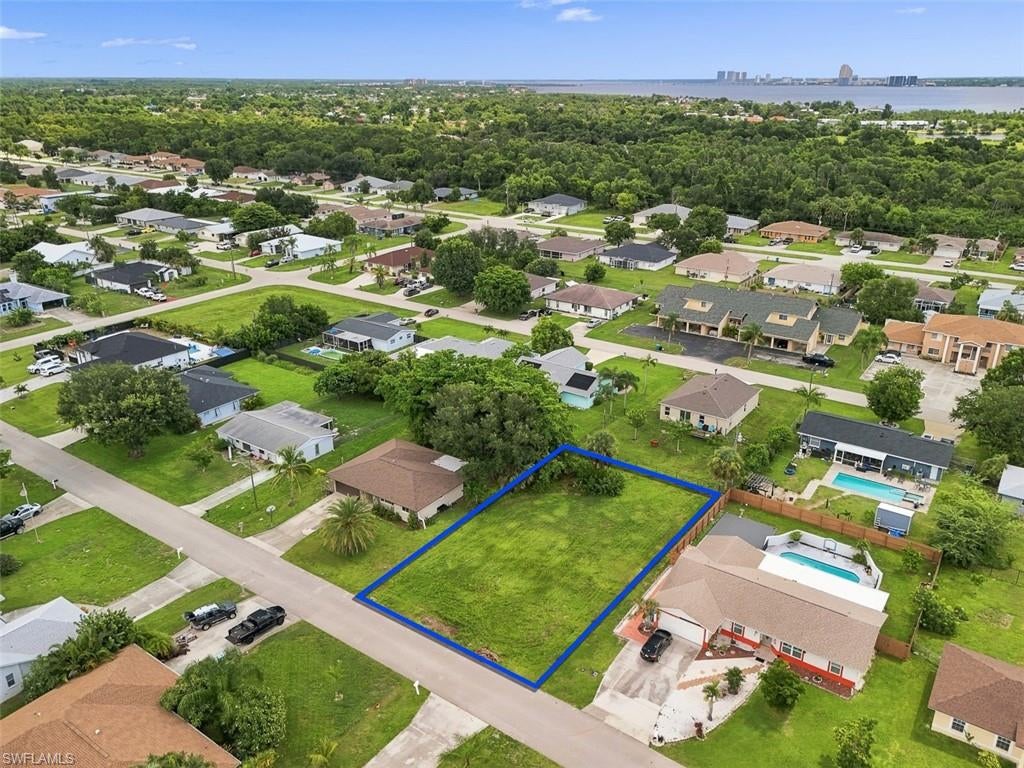 CAPE CORAL - Land