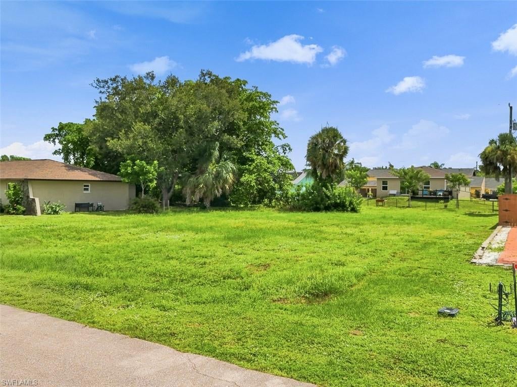 CAPE CORAL - Land