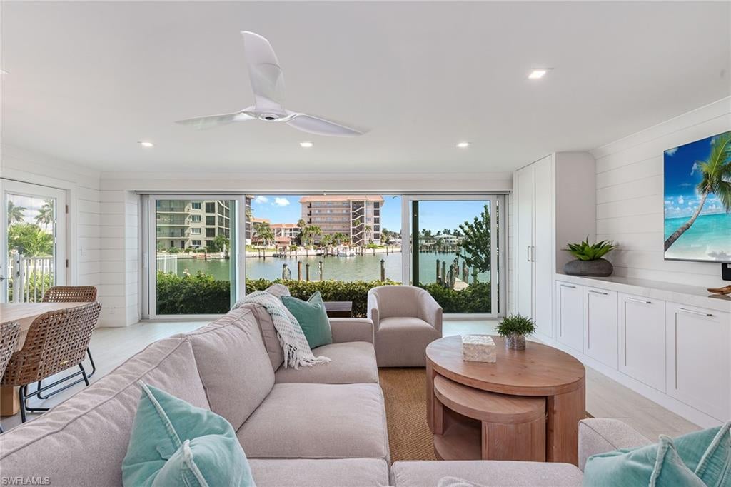 JENNIFER SHORES - Residential