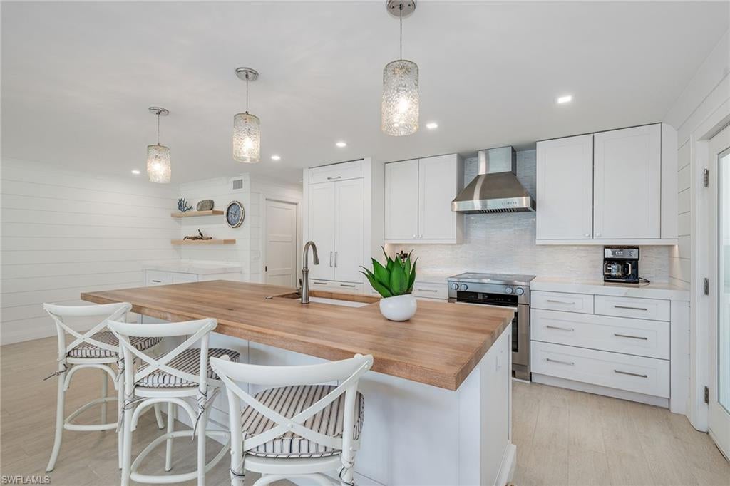JENNIFER SHORES - Residential