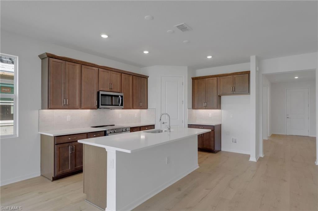 COUNTRY CLUB - Residential