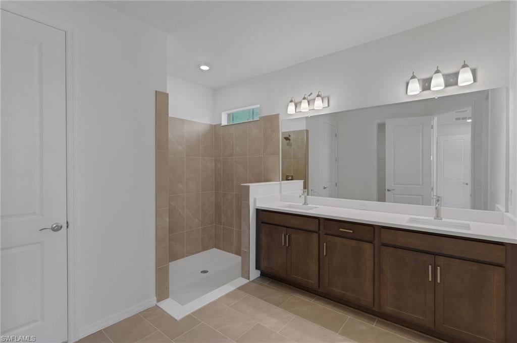 COUNTRY CLUB - Residential
