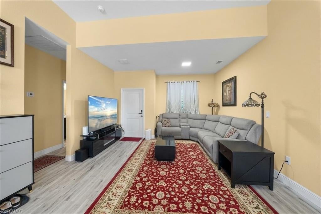 SAN CARLOS PARK - Residential