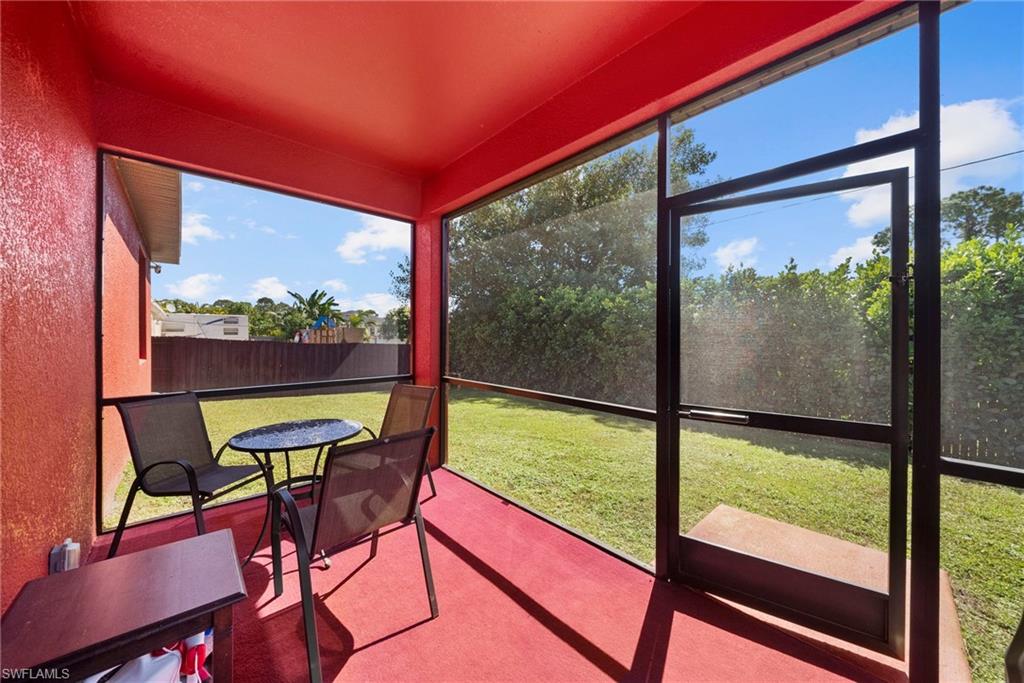 SAN CARLOS PARK - Residential