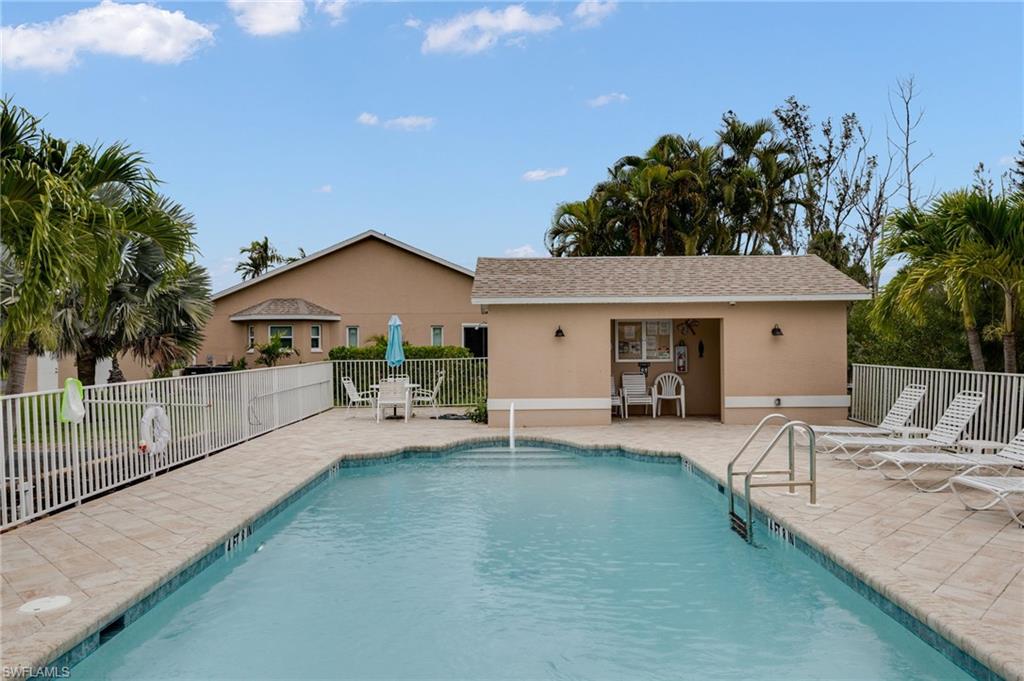 SANIBEL SUNSET VILLAS CONDO - Residential