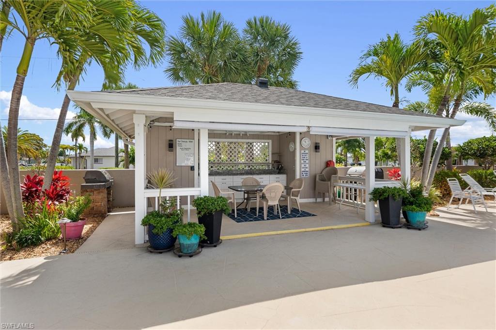 MOORINGS OF CAPE CORAL CONDO PHASE 1 - Residential