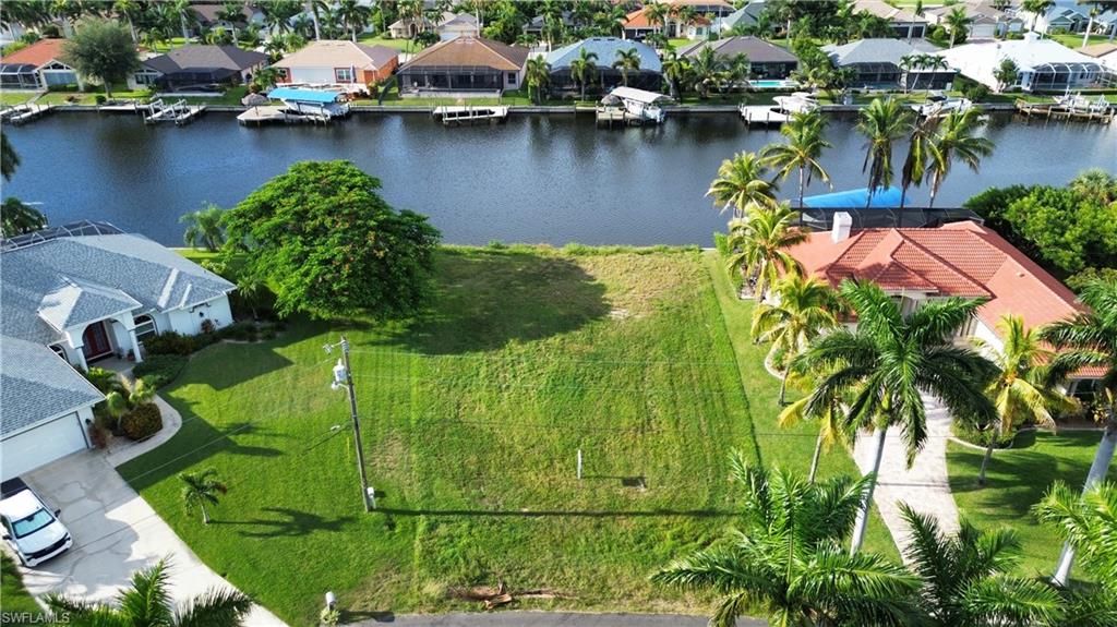 CAPE CORAL - Land
