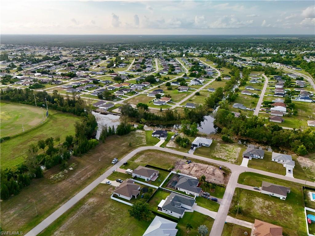 CAPE CORAL - Land