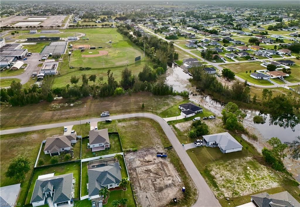 CAPE CORAL - Land
