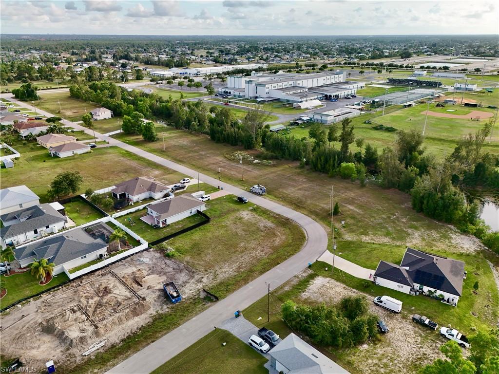 CAPE CORAL - Land