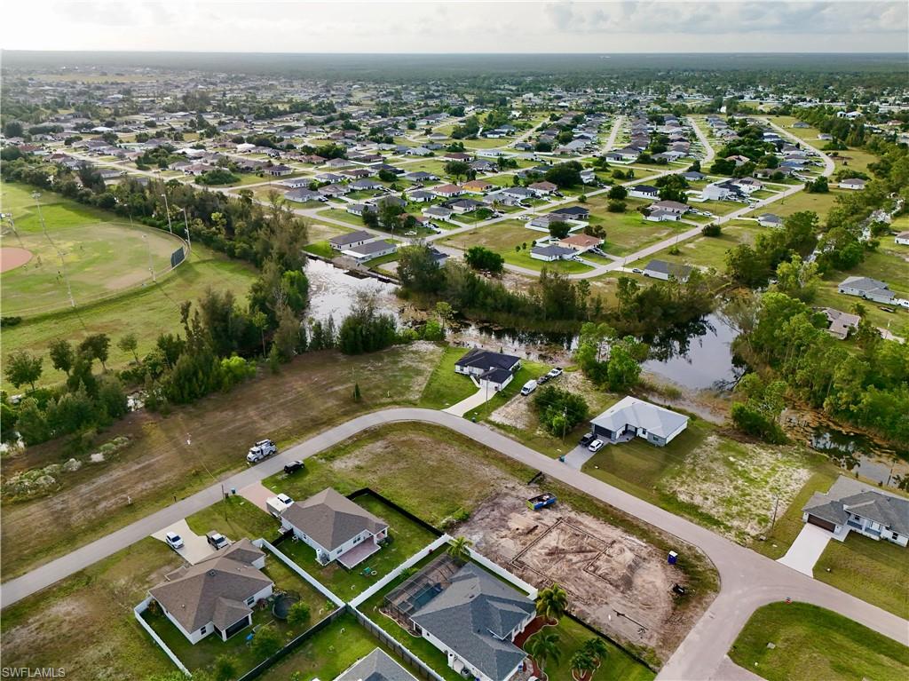 CAPE CORAL - Land