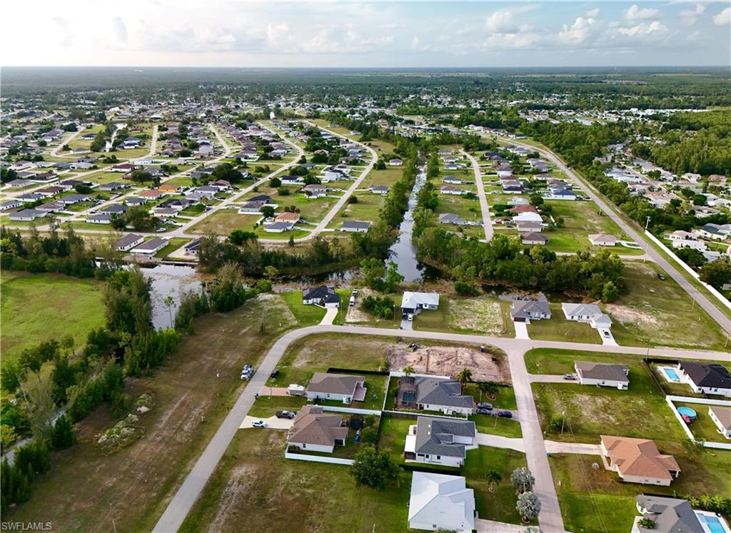 CAPE CORAL - Land