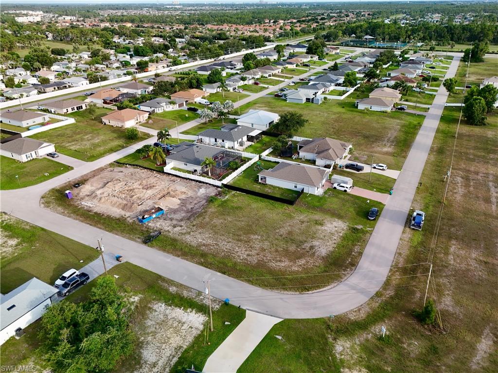 CAPE CORAL - Land